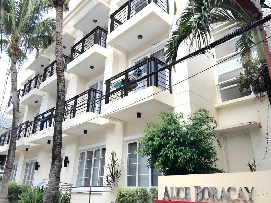 Alice In Wonderland Beach Hotel Balabag  Exterior photo